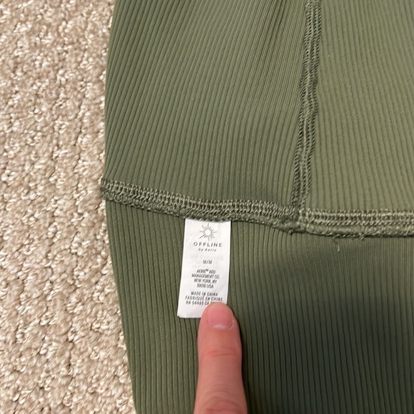 Aerie offline bike shorts size medium, perfect condition - Picture 6 of 6